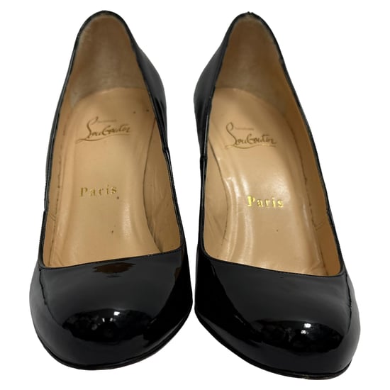 Christian Louboutin Fifi Pumps aus schwarzem Lackleder - Image 2