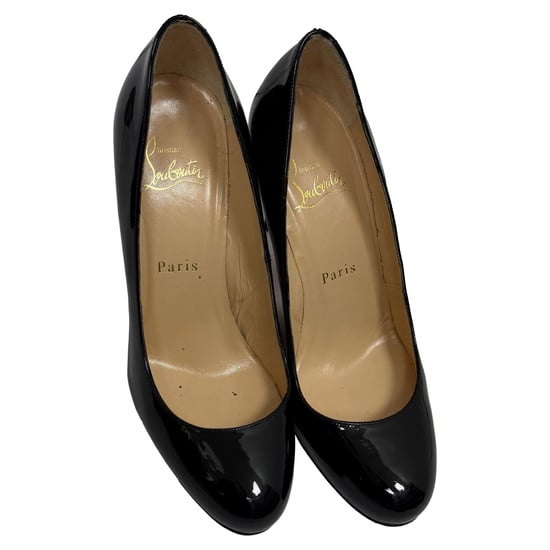 Christian Louboutin Fifi Pumps aus schwarzem Lackleder - Image 5