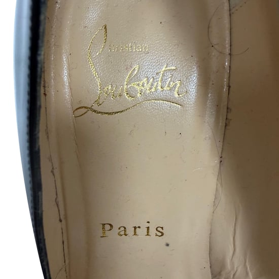 Christian Louboutin Fifi Pumps aus schwarzem Lackleder - Image 6