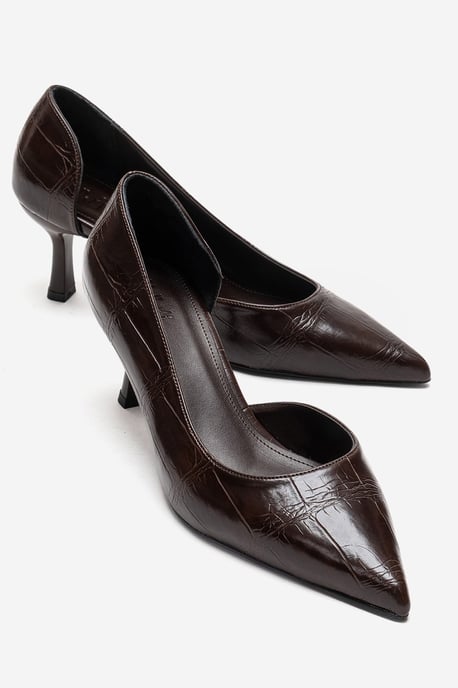Arel Spitzer Pumps - Image 1