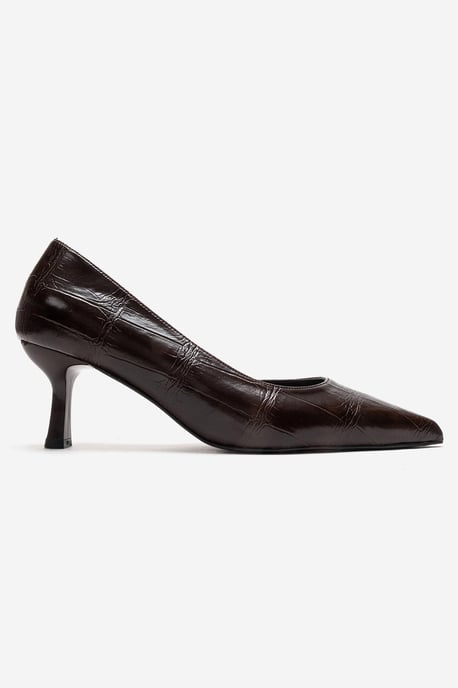 Arel Spitzer Pumps - Image 4