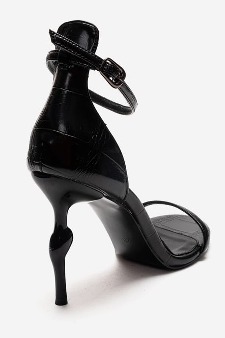 Yelena Pumps mit Knöchelriemen und Stilettoabsatz - Image 5