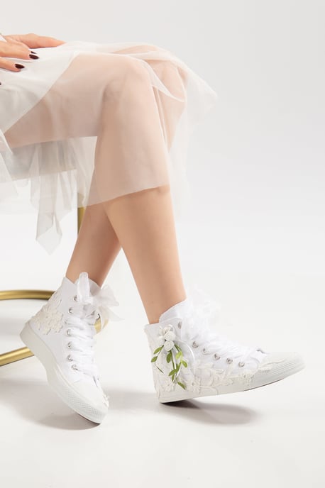 Sylvara Blumen Spitze Band Braut High-Top Sneaker - Image 3