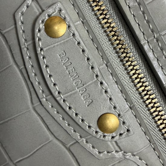 Balenciaga Mini Neo Classic City Croc-prägte Handtasche aus grauem Leder - Image 6