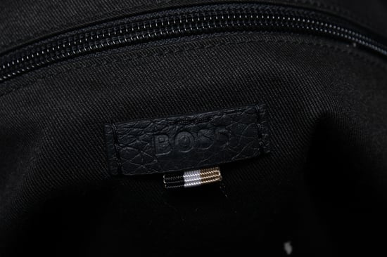 Hugo Boss Laptoptasche aus genarbtem Leder in Schwarz - Image 5