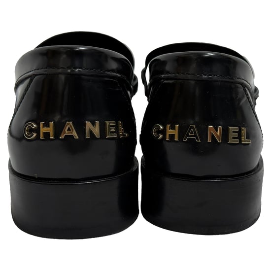 Chanel Glänzende Logo Mokassins aus schwarzem Kalbsleder - Image 3
