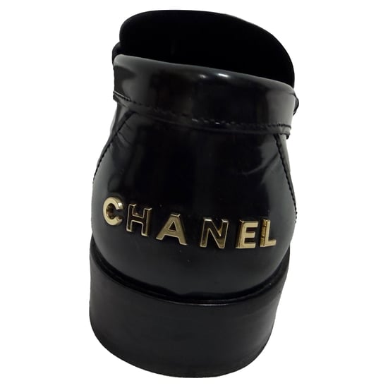 Chanel Glänzende Logo Mokassins aus schwarzem Kalbsleder - Image 4