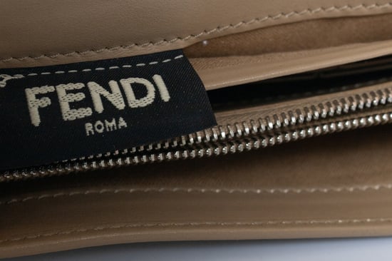 Fendi Hypnotize Geldbörse aus beigefarbenem Kalbsleder, zweifach gefaltet - Image 4