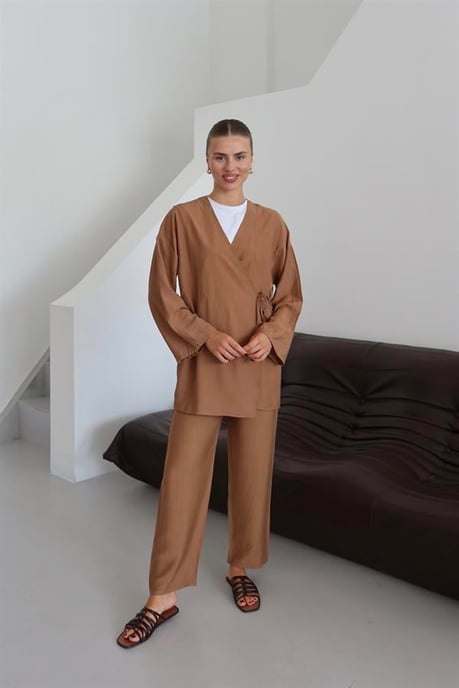 Knitterlook Textured Kimono Anzug Braun - Image 1