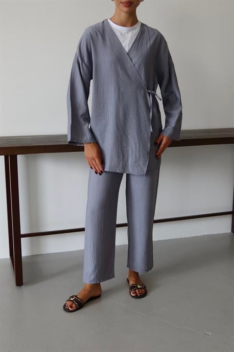 Knitterlook Textured Kimono Anzug Grau - Image 5