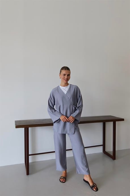 Knitterlook Textured Kimono Anzug Grau - Image 6