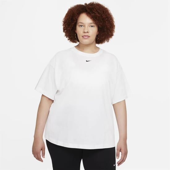 Damen Nike Essential Regular Fit Rundhals T-Shirt in Weiß/Schwarz - Image 1