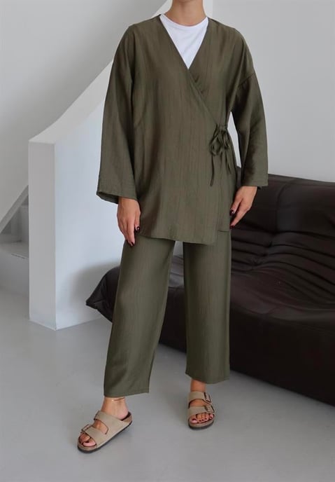 Knitterlook Textured Kimono Anzug Khaki - Image 5