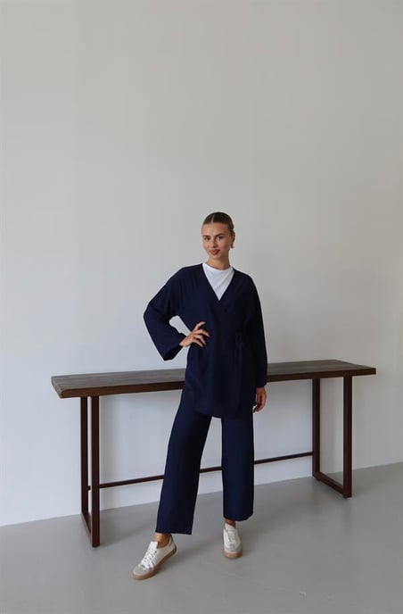 Knitterlook Textured Kimono Anzug Marineblau - Image 6