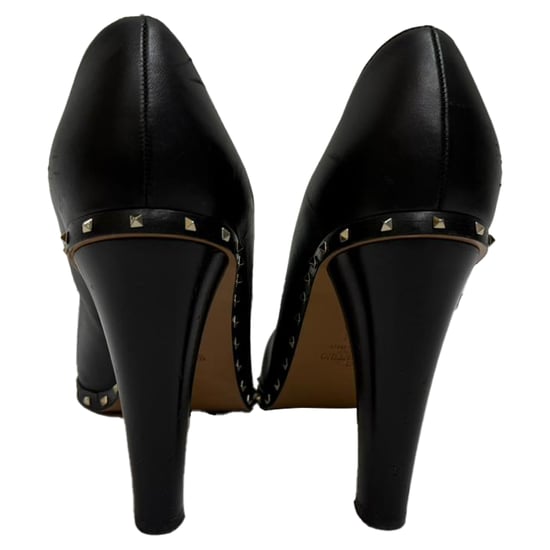 Valentino Garavani Rockstud Mary Jane Pumps aus schwarzem Leder - Image 3