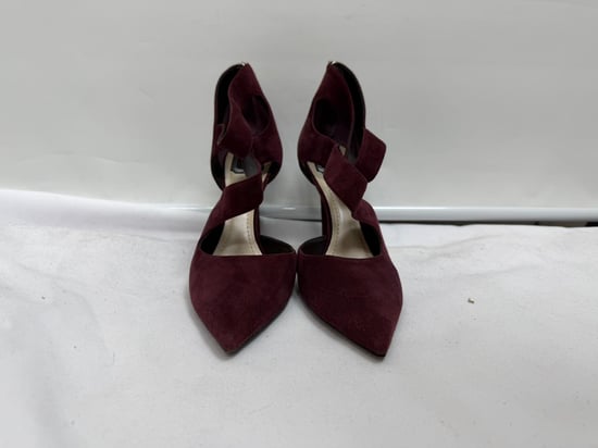 Gianvito Rossi Pumps mit spitzer Zehenpartie und Mesh-Einsätzen aus schwarzem Wildleder - Image 3