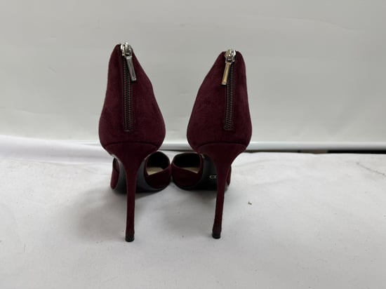 Gianvito Rossi Pumps mit spitzer Zehenpartie und Mesh-Einsätzen aus schwarzem Wildleder - Image 4
