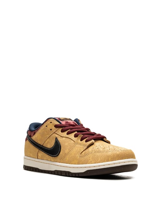 SB Dunk Low Pro 'City of Cinema' Sneakers - Image 2