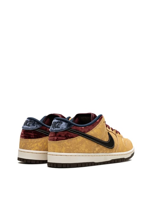 SB Dunk Low Pro 'City of Cinema' Sneakers - Image 3