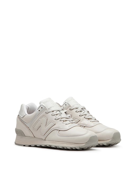 576 Moderne Luxus-Sneaker, hergestellt in Großbritannien - Image 2