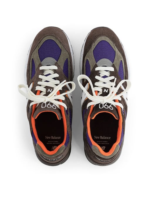 990v2 Made in USA Sneakers - Image 4