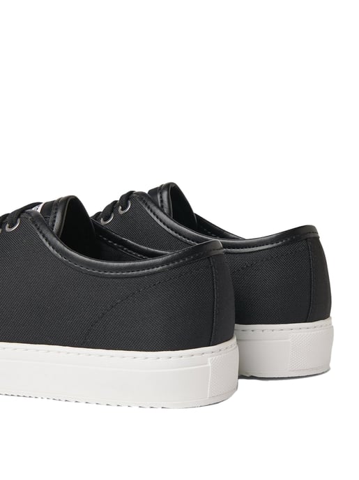 Nachhaltige Sneaker mit Kappe - Image 3