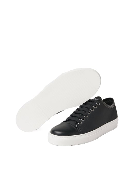 Nachhaltige Sneaker mit Kappe - Image 5