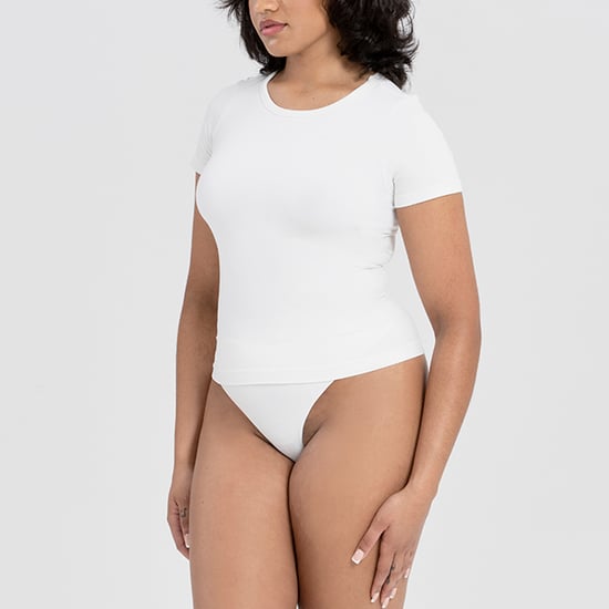 Damen Essentials Basic T-Shirt Sculpting Recycelter Stretch Alltagstauglicher Schnitt - Image 3