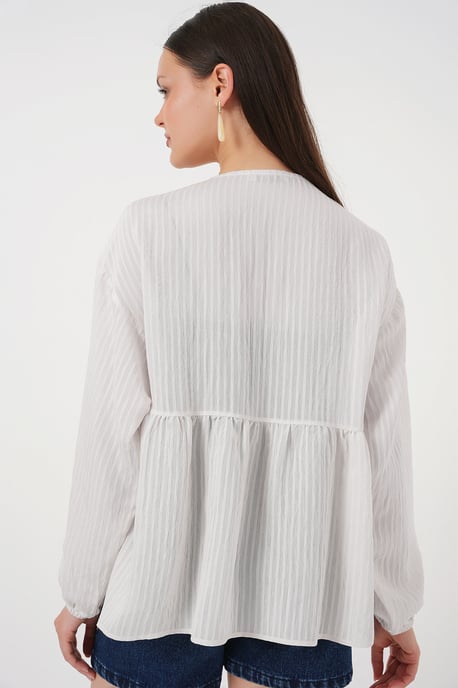 Strukturierte Seersucker V-Ausschnitt-Bluse mit Schleife - Image 3