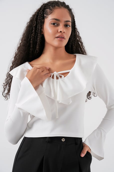 Rüschenshirt mit V-Ausschnitt und Crop-Schnitt - Image 1