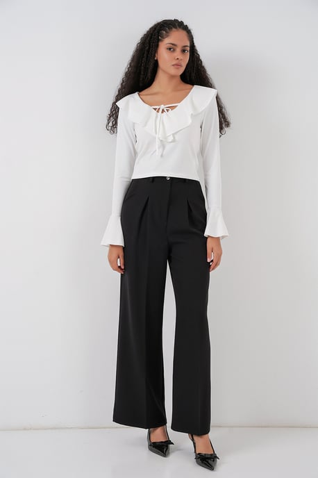 Rüschenshirt mit V-Ausschnitt und Crop-Schnitt - Image 2