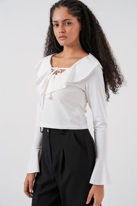 Rüschenshirt mit V-Ausschnitt und Crop-Schnitt - Image 4