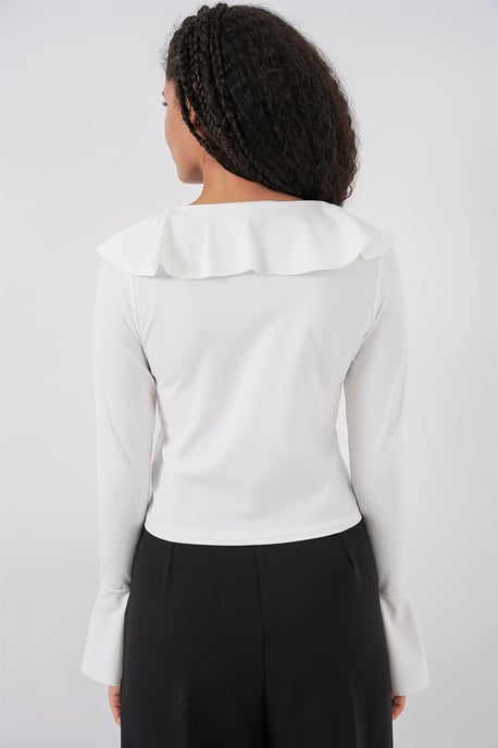 Rüschenshirt mit V-Ausschnitt und Crop-Schnitt - Image 6