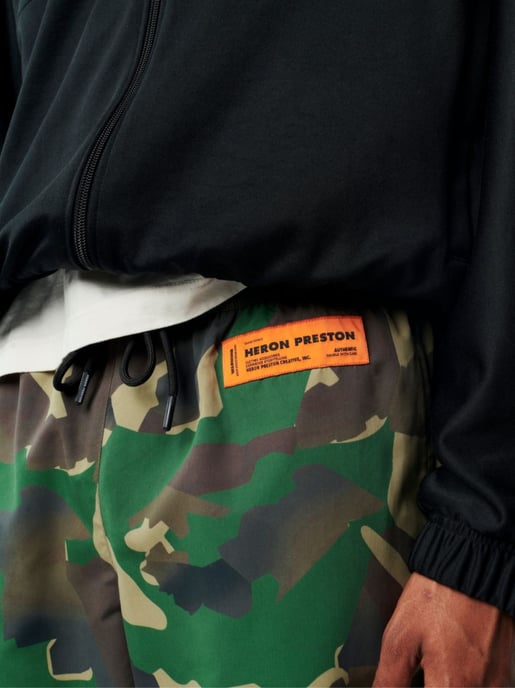 Badehose mit Camouflage-Logo-Patch - Image 5
