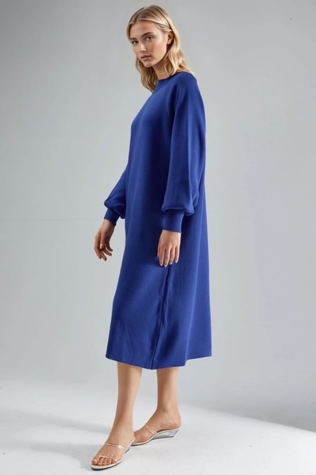Langes, locker sitzendes, geripptes Strickkleid mit Rundhalsausschnitt - Image 3