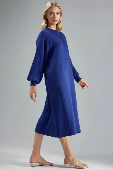 Langes, locker sitzendes, geripptes Strickkleid mit Rundhalsausschnitt - Image 5