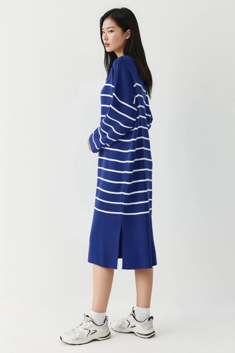 Gestreiftes V-Ausschnitt Midi-Strickkleid mit Schlitz in lockerer Passform - Image 2