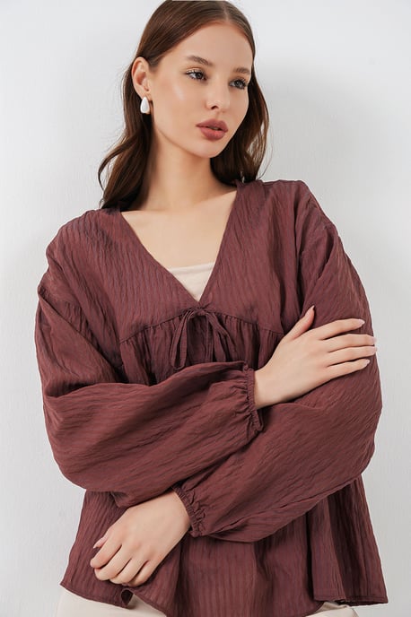 Strukturierte Seersucker V-Ausschnitt-Bluse mit Schleife - Image 3