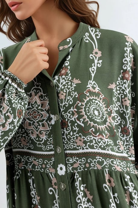 Komfortables gemustertes Maxikleid mit V-Ausschnitt - Image 6