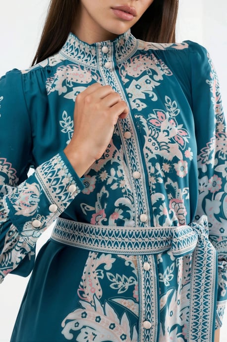 Maxikleid mit Stehkragen und Gürtel - Image 6