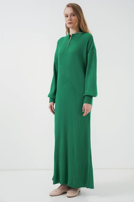 Texturiertes Strickkleid mit halbem Rollkragen und Reißverschluss - Image 3