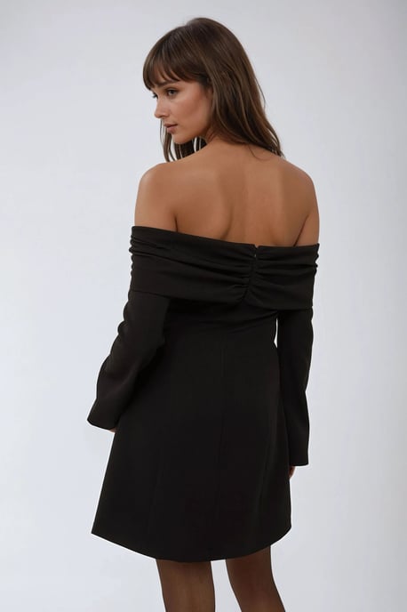 Exklusives maßgeschneidertes Off-Shoulder-Minikleid mit Knopfdetails - Image 2