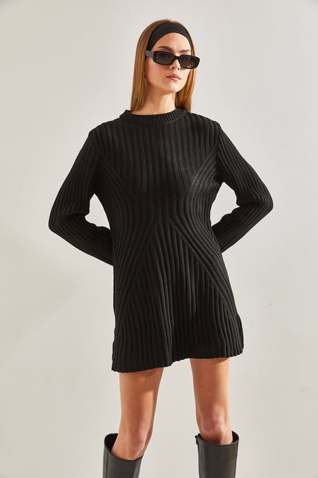 Strukturiertes Strickkleid mit Rundhalsausschnitt - Image 2