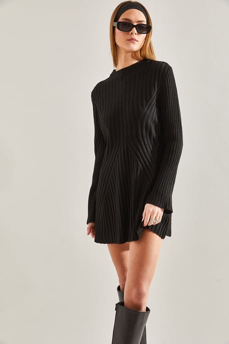 Strukturiertes Strickkleid mit Rundhalsausschnitt - Image 4