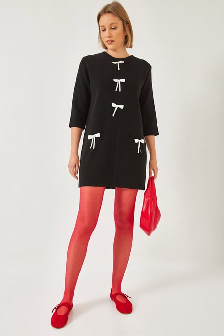 Texturiertes Strickkleid mit Schleife - Image 1