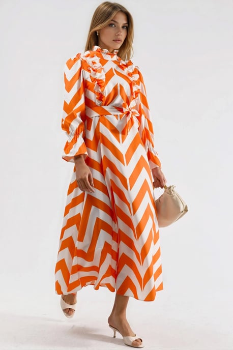 Geometrisches Rüschmaxikleid mit halbem Rollkragen - Image 3