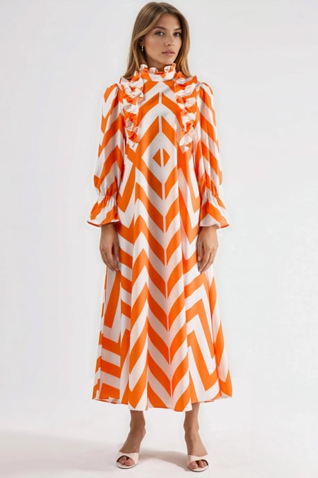 Geometrisches Rüschmaxikleid mit halbem Rollkragen - Image 4