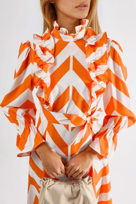 Geometrisches Rüschmaxikleid mit halbem Rollkragen - Image 5