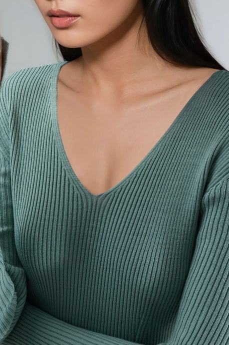 V-Ausschnitt Texturiertes Maxikleid aus Strick mit Schlitz - Image 5