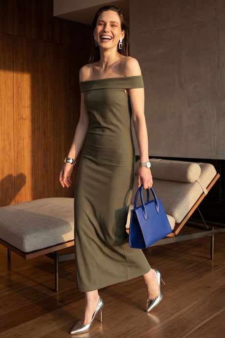 Schulterfreies Bodycon-Maxikleid mit Schlitz - Image 5